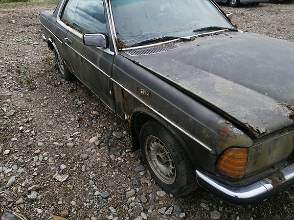 MB w123 coupe osia