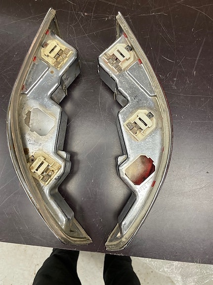 Porsche 911 1965-68 käytetyt taka lampujen kannat löytyy kaikki