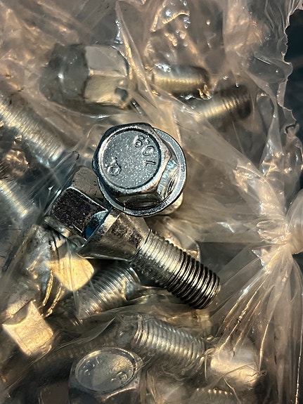 Uudet auton pyöränpultit M12x1,5