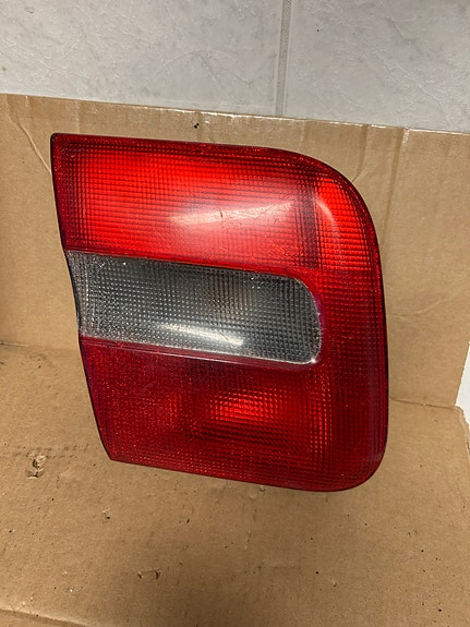 Volvo S70 takaluukun takavalo