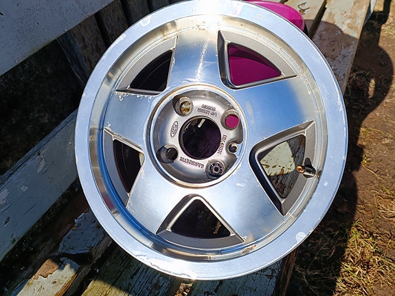 Ford 14" alumiinivanne 1kpl
