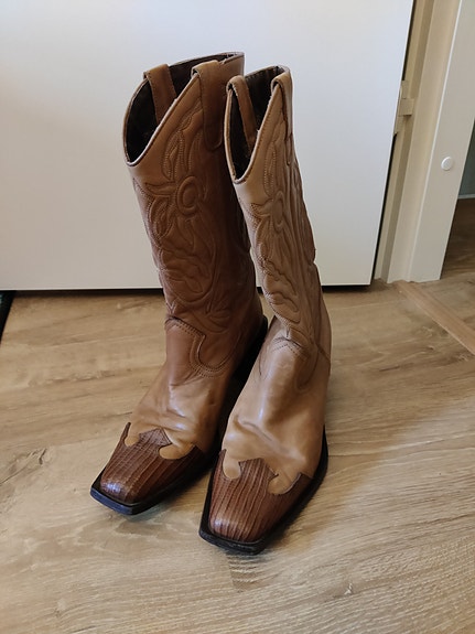 (40) Joe Sanchez -bootsit, vintage