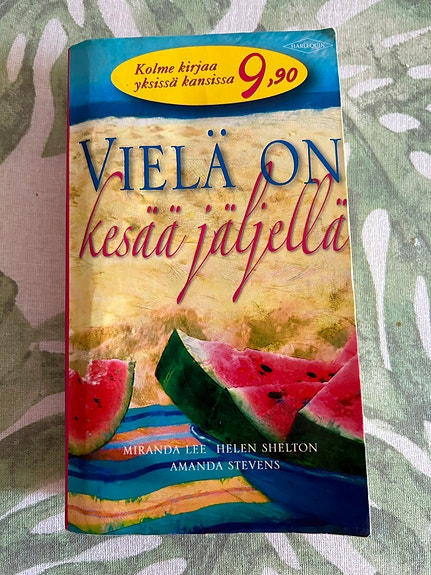 Kirja ”Vielä on kesä jäljellä”