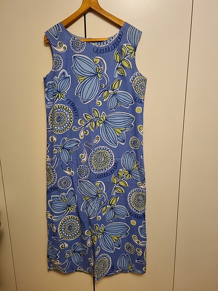 Pitkä mekko