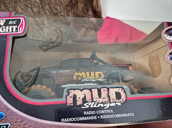 Radio-ohjattava Ford monsteri