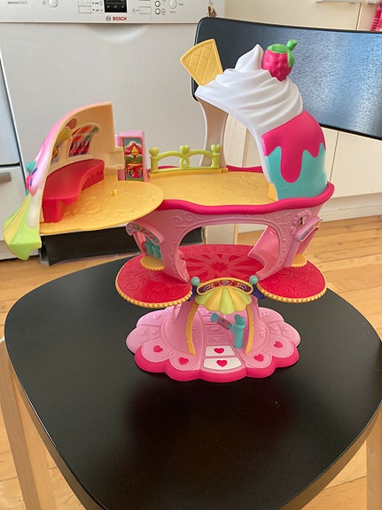 My Little Pony Ponyville Ice Cream House