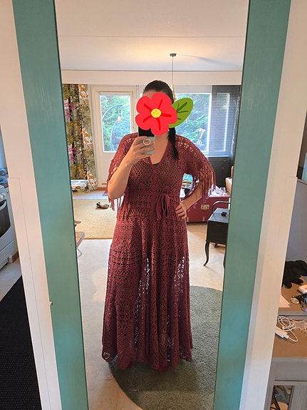 Käsin virkattu viininpunainen mekko, koko L-XL
