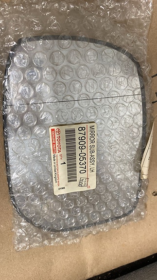Toyota sivupeilin lasi vasen 87909-05370