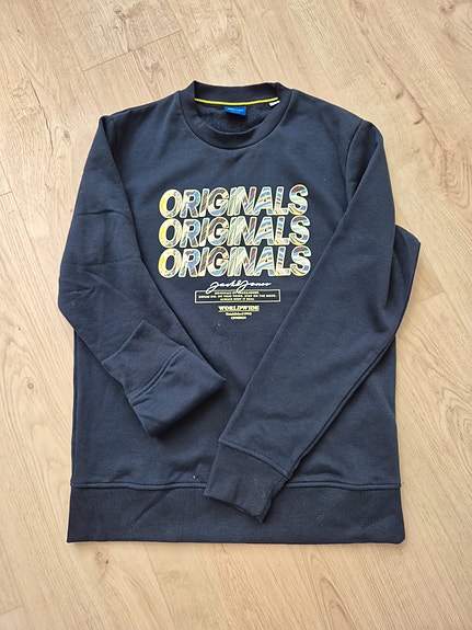 Jack and Jones collegepaita
