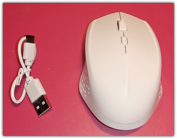Valkoinen langaton Bluetooth 5.2 / 2.4G hiiri - hiljainen ja ergonominen valinta