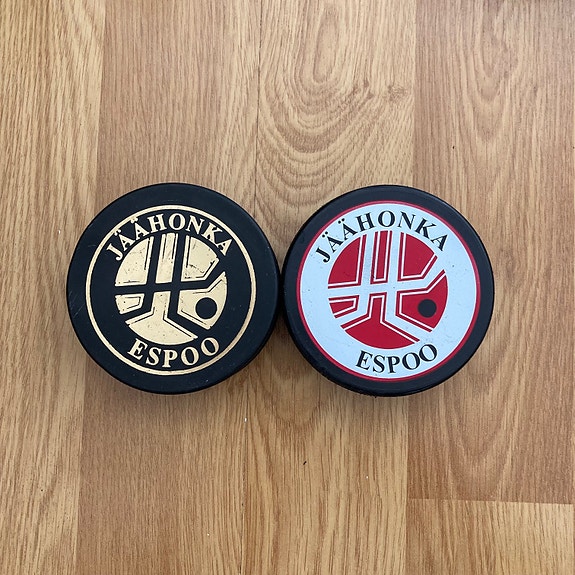 Jääkiekko Jäähonka Espoo. 5 € kpl.