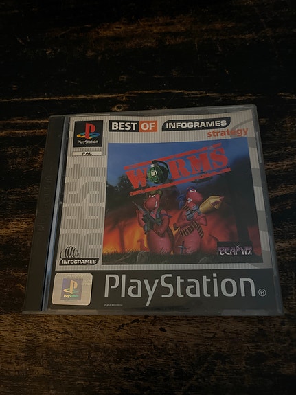 Ps 1 peli worms