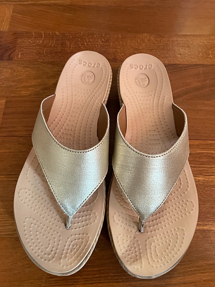 Crocs varvassandaalit
