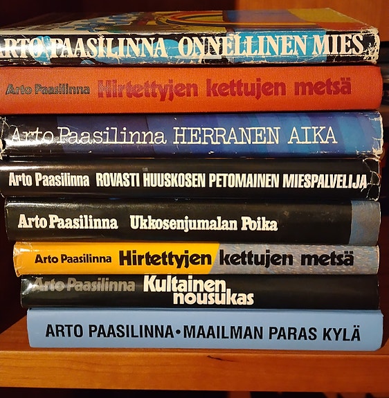 Arto Paasilinna kirjat
