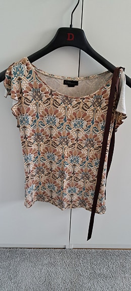 Zara T-paita