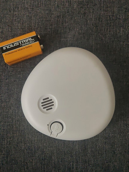 Optinen palovaroitin + 9V paristo