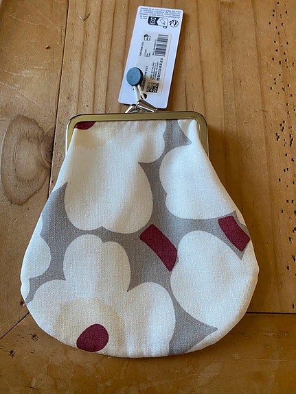 Pieni kukkaro marimekko