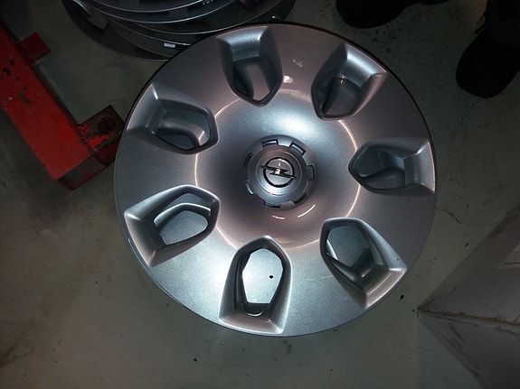 Pölykapseli Opel Astra-J / Ampera / Zafira-C