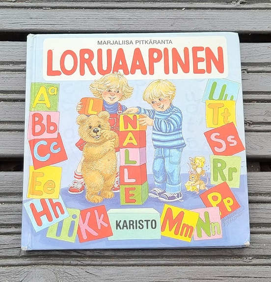 Loruaapinen. Opetellaan kirjaimia ja lukemista.
