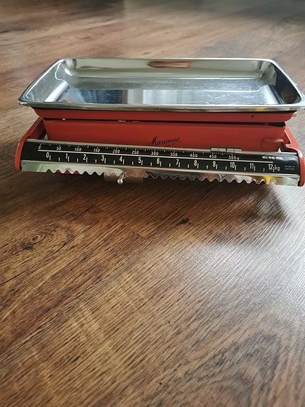 Retro vaaka