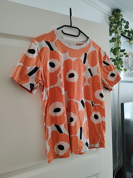Marimekko t paita hiekka pieni unikko