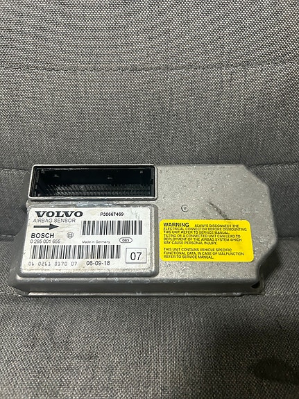 Volvo airbag ohjainyksikkö