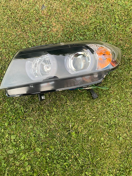 BMW e90 vasemman puolen angel eye umpio (xenon)