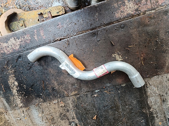Volvo 240 takapään putki osa