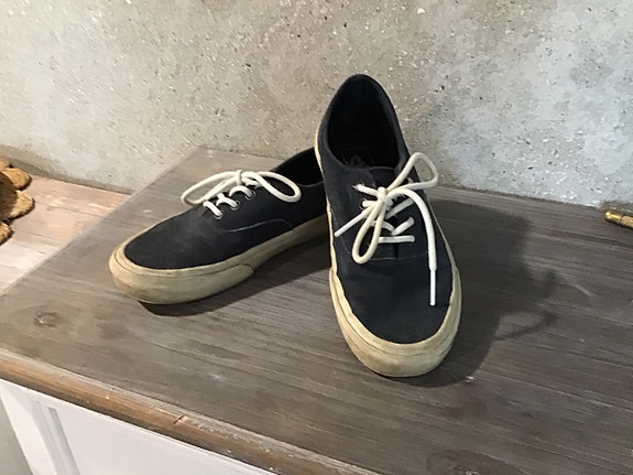 Siniset mokkanahkaiset Vans tennarit, mukavat jalassa. Koko 37, mahtuu myös 38