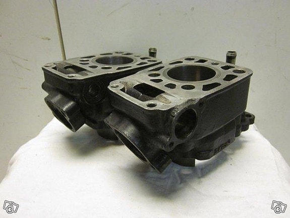 Suzuki rg250 sylinterit + kansi