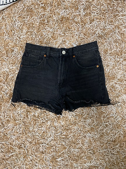 Shortsit, mustat, farkku, 36, Stradivarius, hyvä
