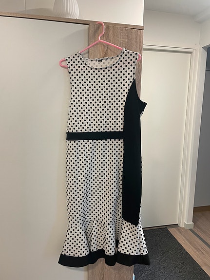 Kesäjuhliin  upea midi mekko koko L/XL