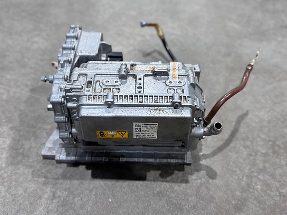 Mercedes benz hybrid invertteri
