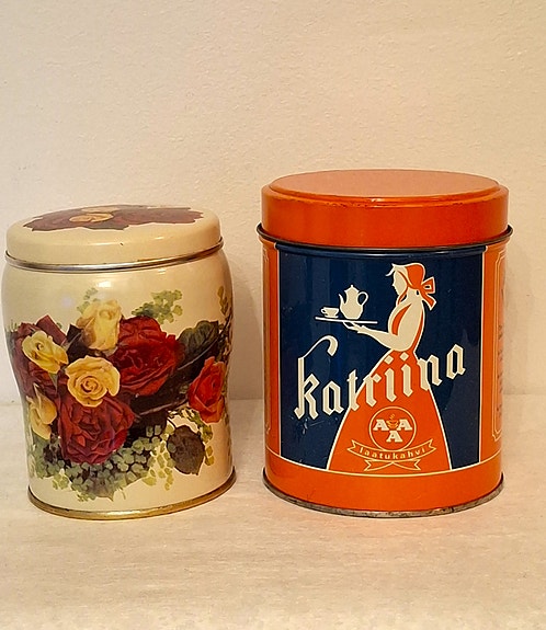 Katriina ja Ruusu kahvipurkit