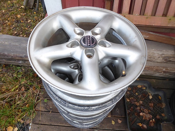 Volvon vanteet 16" 90-luv. lop. & 2000 luvun alun S60,V70,S80 15" pyöräisiin