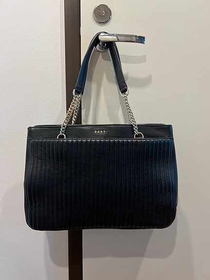 DKNY olkalaukku