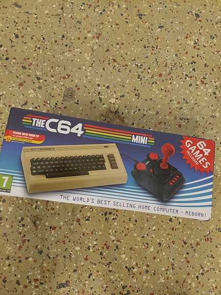Commodore 64 mini+  2 joystick