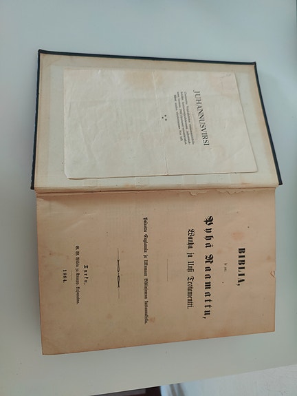 Biblia pyhä raamattu vuodelta 1884
