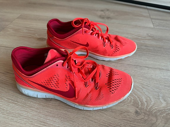 Nike free tr fit 5 lenkkarit 37,5