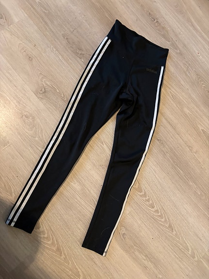 Adidas treenitrikoot XS