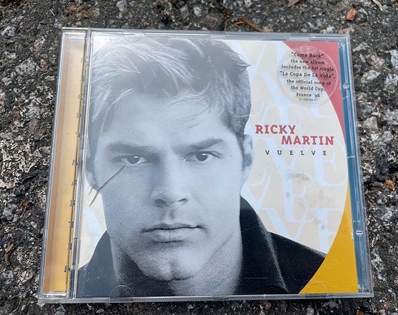 Ricky Martin - Vuelve