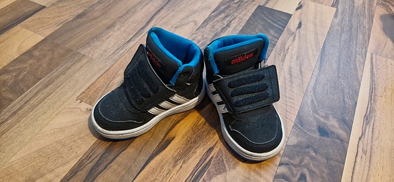 Adidas lasten lenkkarit