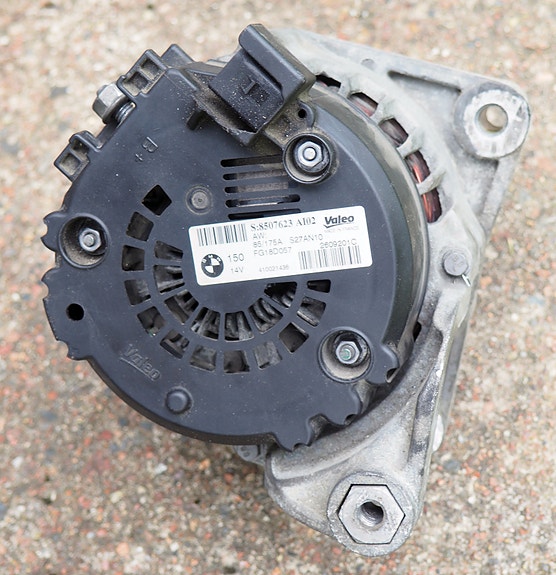 BMW Laturi S8507623 A102