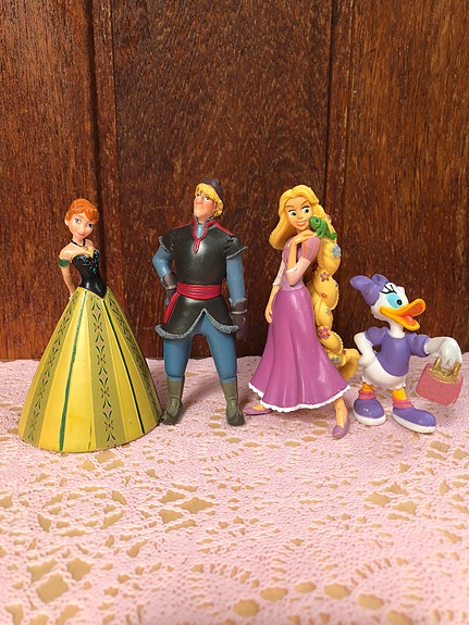 Anna, Kristoff, Tähkäpää ja Iines Ankka figuurit yhteishintaan