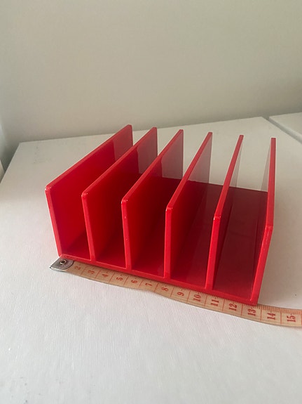 Palaset punainen kirje/LP teline