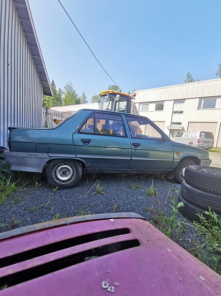 Renault 9
