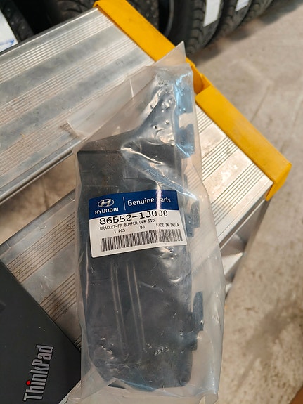 Hyundai i20 2008-2014 etupuskurin kiinnike 86552-1J000
