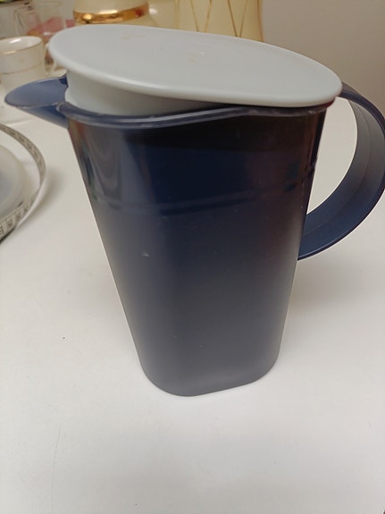 Tupperware pieni kannu