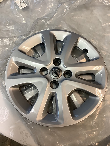 42344315 Pölykapseli Opel Corsa E 15”