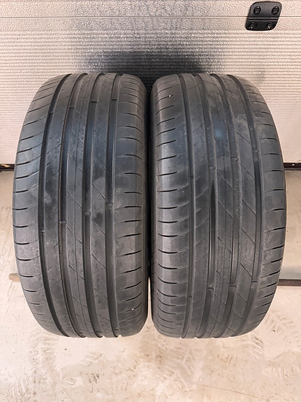 2kpl 225 55 R17 Nokian Hakkablack 3 paistovuosi 11/2023